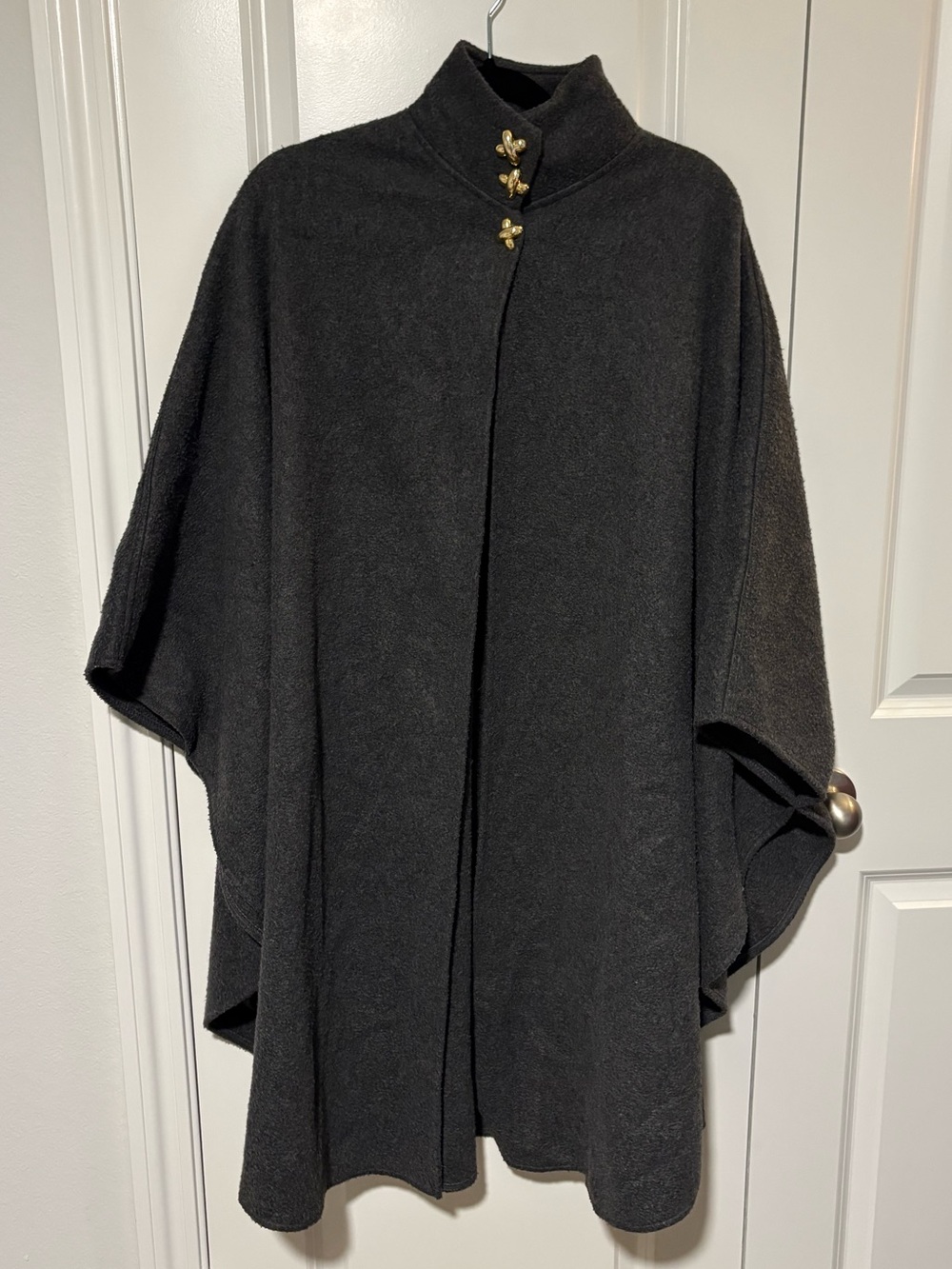Amanda Smith Charcoal Gray Cape with Gold-Tone Clasps & Stand Collar